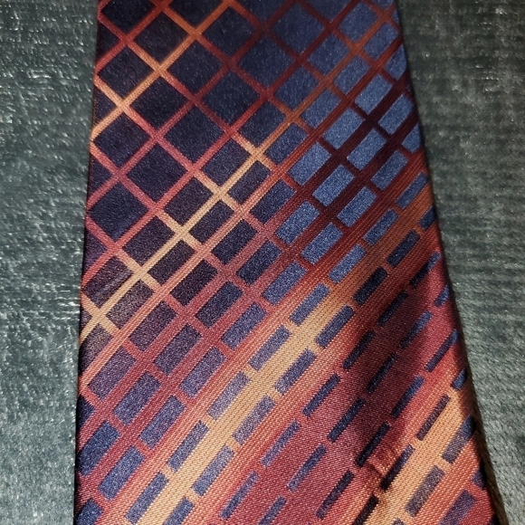 VAN HEUSEN Colorful orange necktie NWOT - Picture 3 of 5